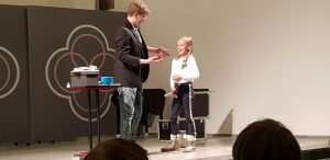 Magicien Luxembourg Christian Lavey 1 Un magicien pour Mont Saint Martin mais également pour tout le reste de la France. Le magicien présente un tour de magie jovial, amusant pour Mont Saint Martin